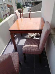 Temiz ikea mini balkon masa ve sandalyesi FİYATI: 200 TL