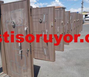 Yeni durumda çıkma inşaat tahtası bol kereste çatı kalıp 20 Çıkma çelik kapı istanbul dudullu ümraniye kapı satan 500 TL