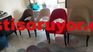 Çıkma palet istediğiniz kadar ikinci el palet satışı 2 İkinci el renkli yemek masası sandalyeleri 1200 TL