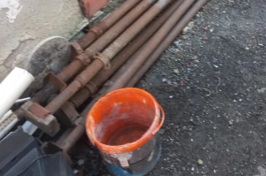 Kullanılmış Temiz Tchibo Cafessimo Makinesi 16 Çıkma Teleskop inşaat demir direkler Flanşlı iskele 8 adet