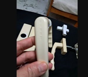Çıkma pimapen pencere enkaz binadan çıkan pencereler 6 Çıkma pimapen kapı kolu fırat plastik kapı pencere kolu
